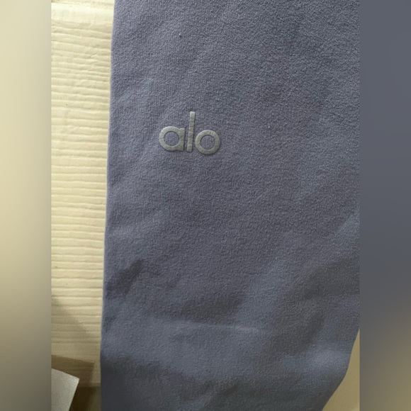 Alo leggings! - Picture 3 of 4